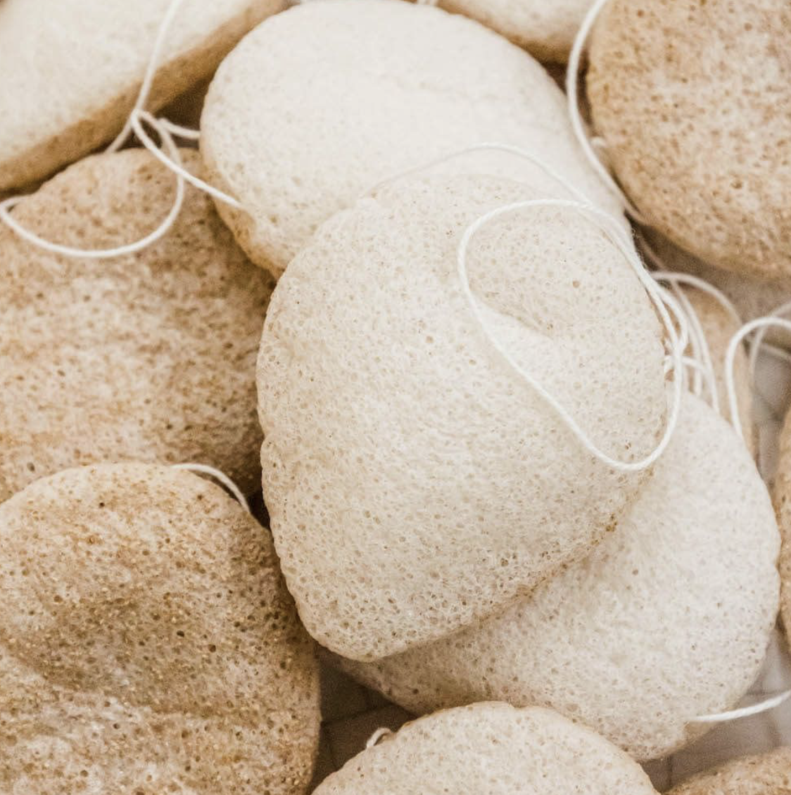exfoliating-konjac-glove-for-face