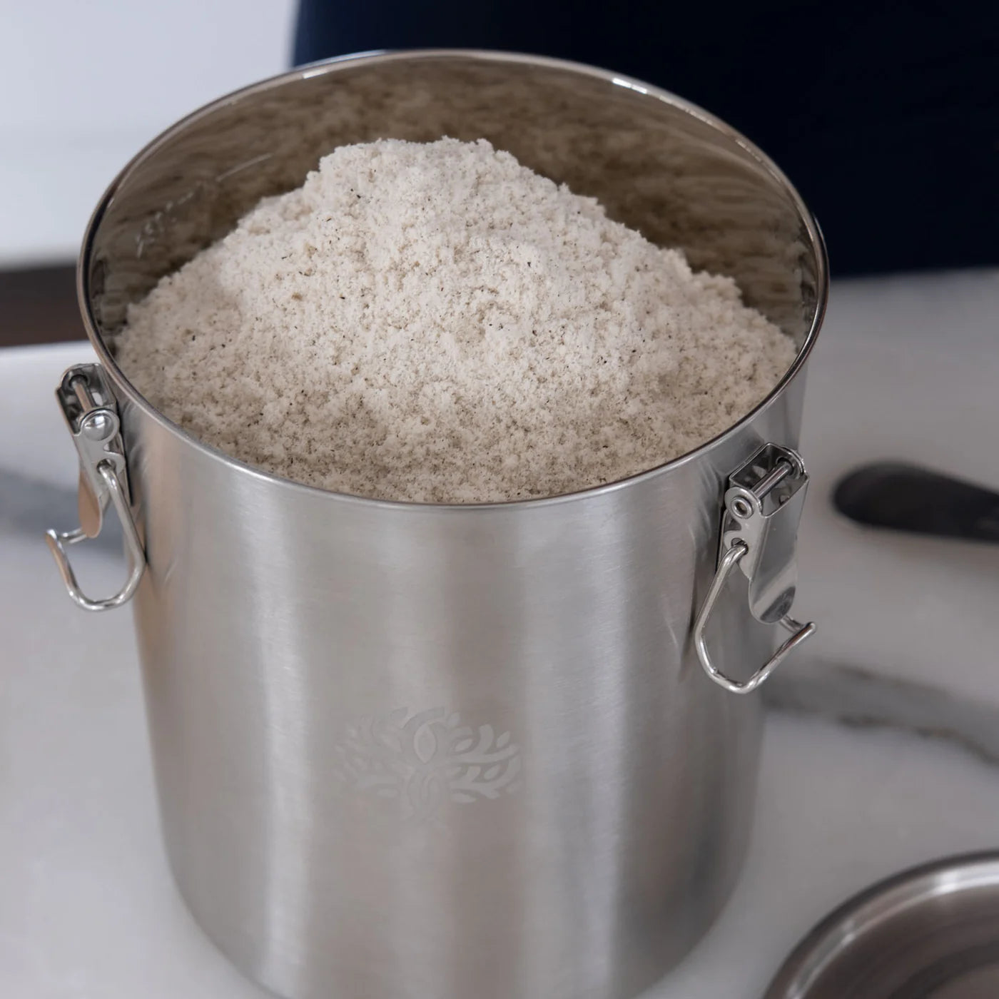 Bare Blends Protein Canister