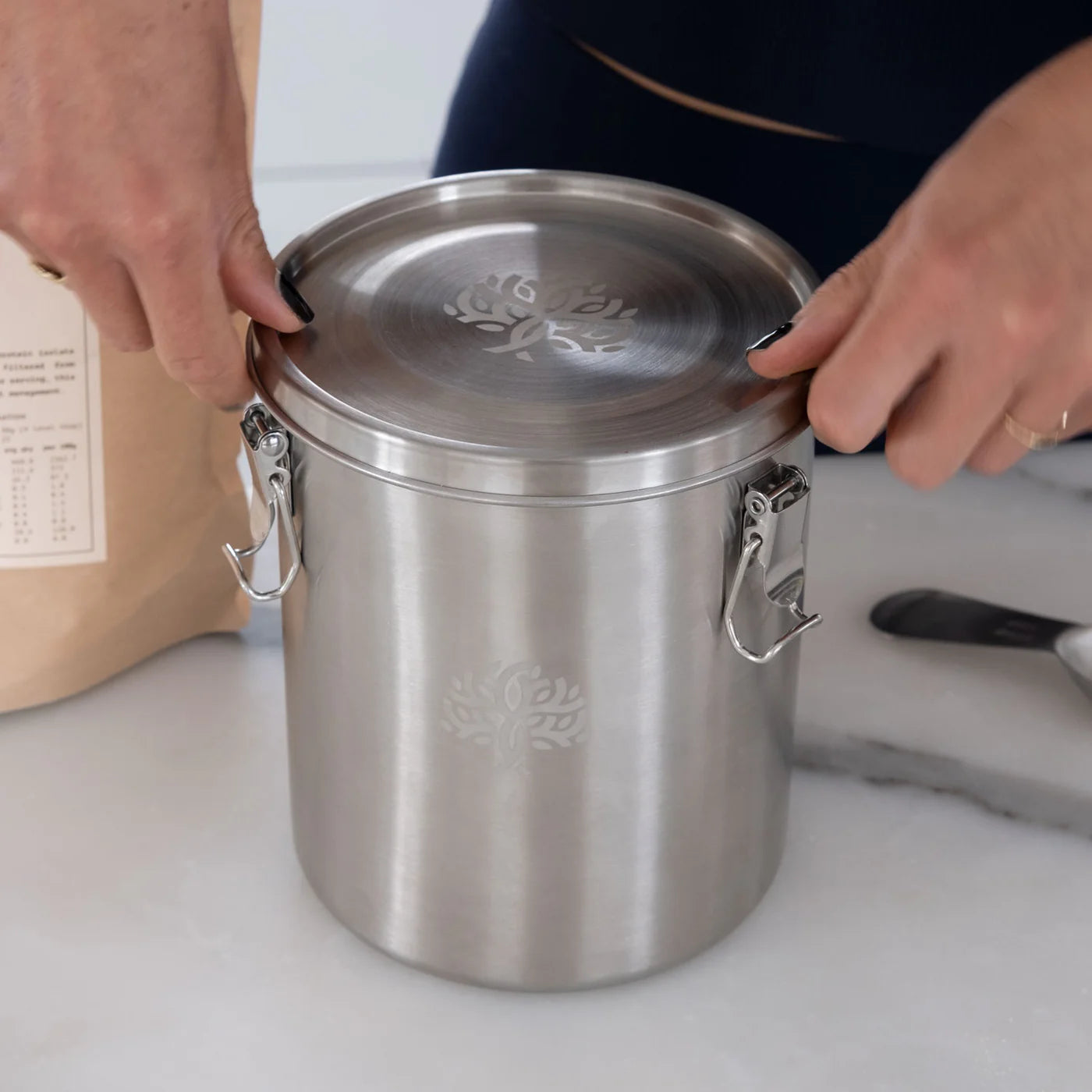 Bare Blends Protein Canister