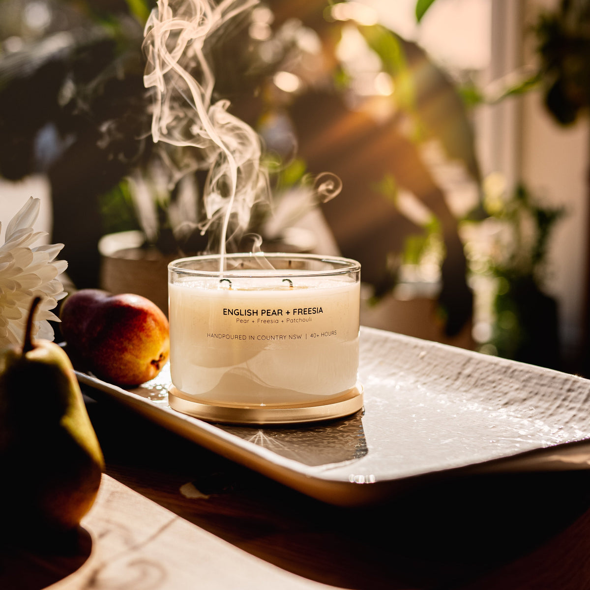 Meeraboo English Pear + Freesia Soy Candle 330g