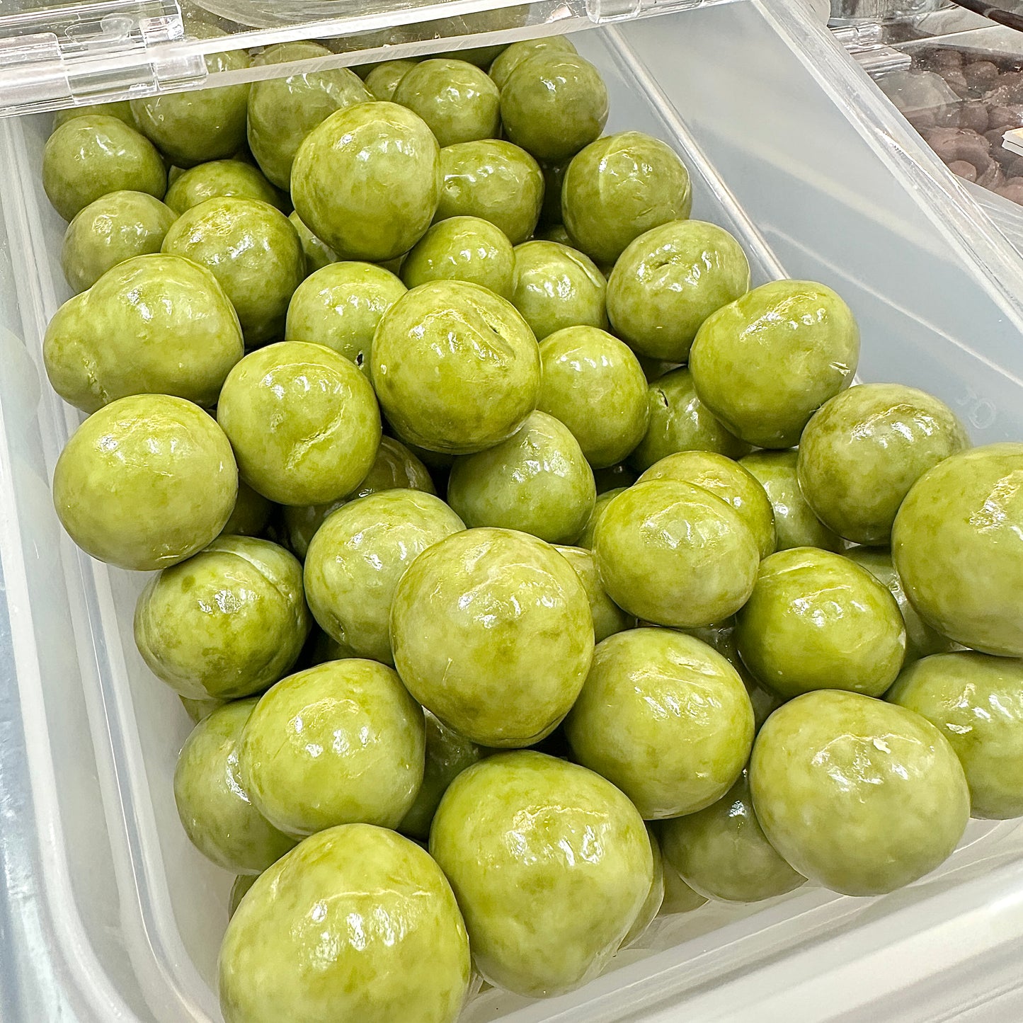 Matcha Strawberries Freeze Dried White Chocolate