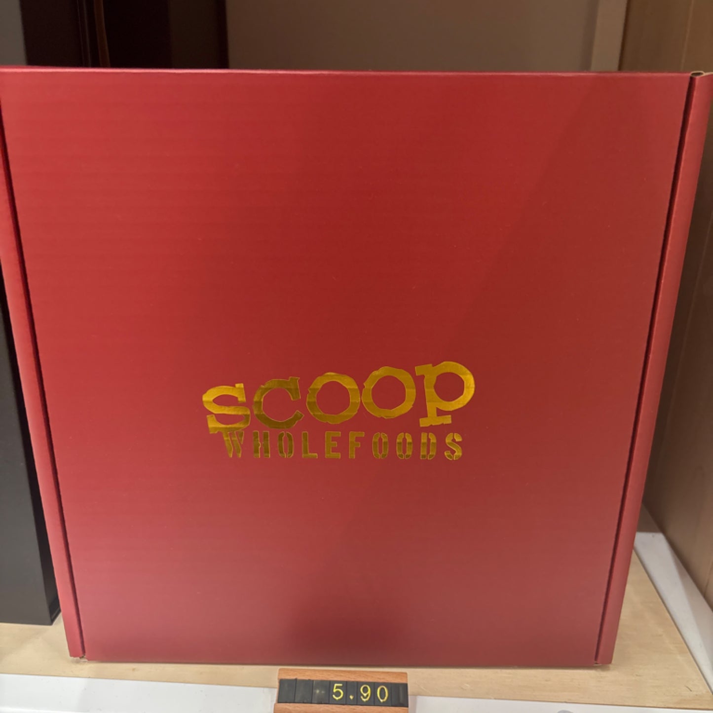 scoop-red-gift-box
