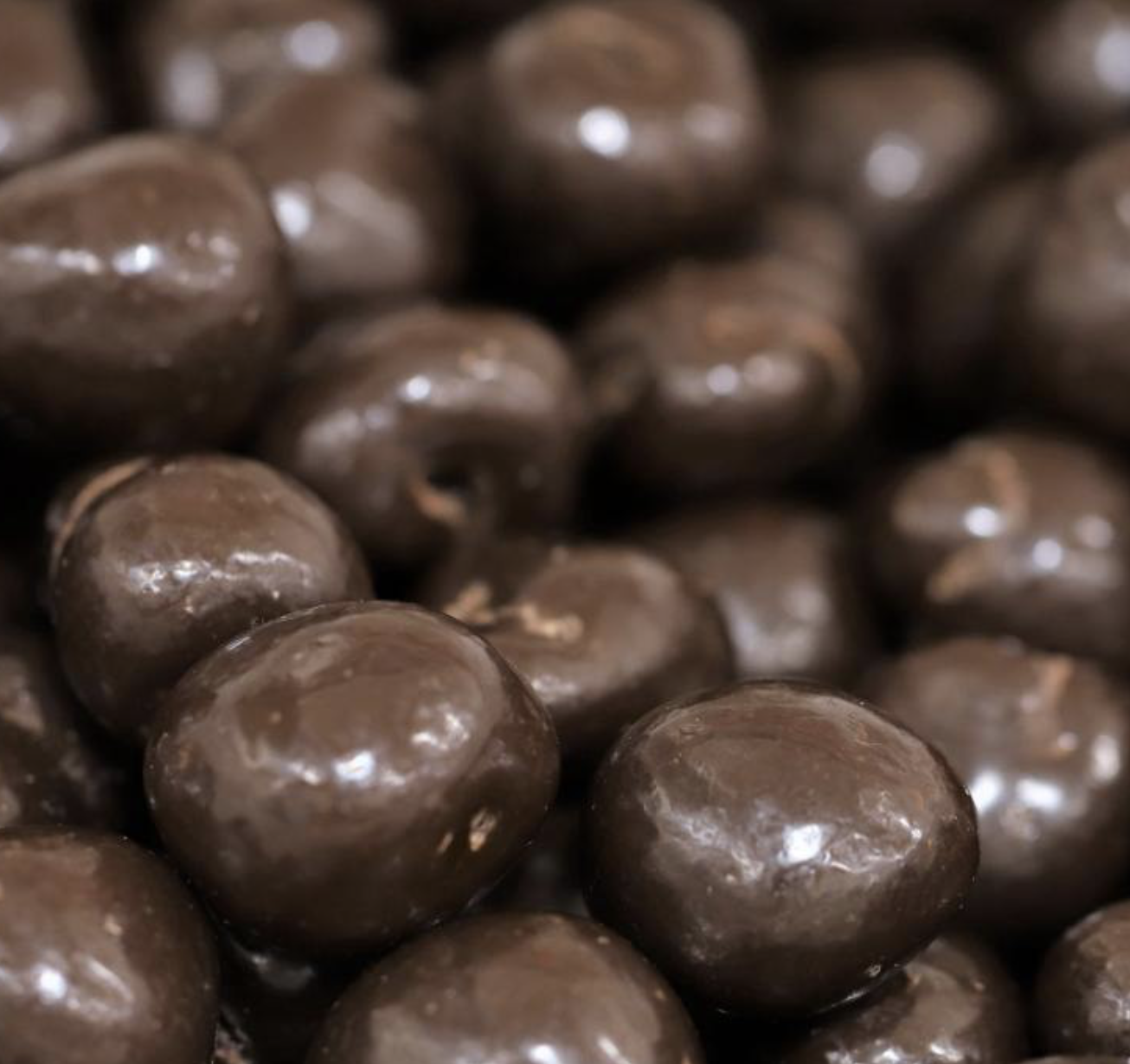 strawberries-freeze-dried-dark-chocolate-bulk