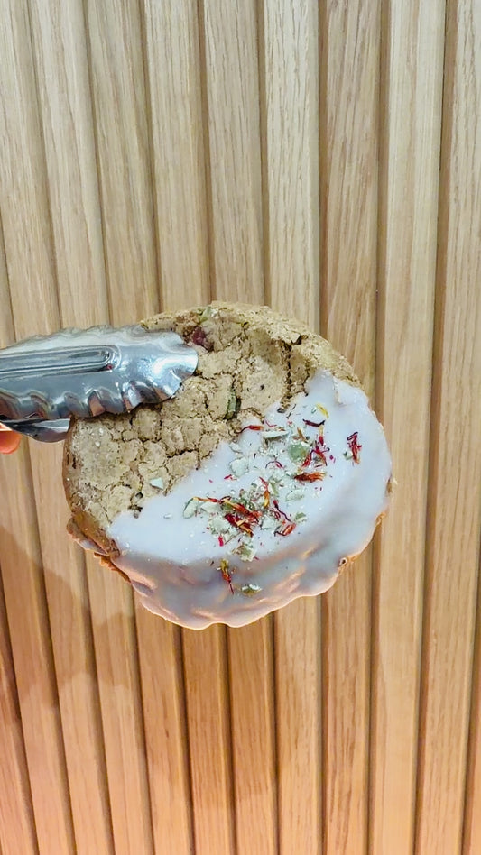 Cinnamon-spiced Nut Cookies